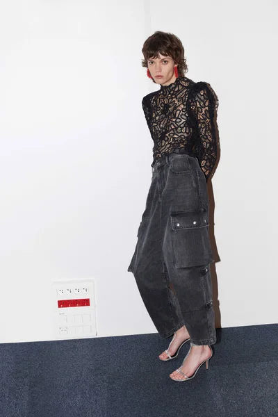 Look 15